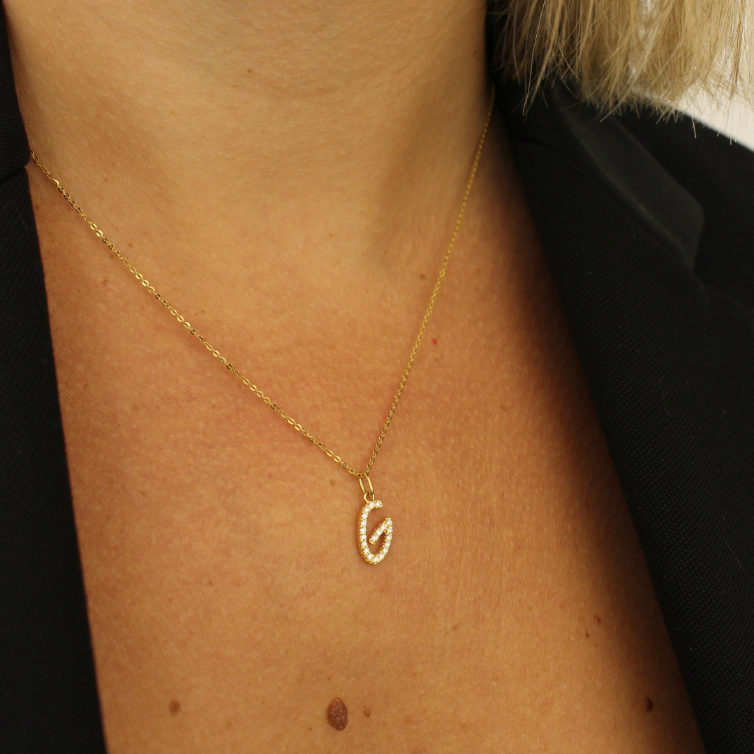 Collar Inicial oro amarillo y diamantes