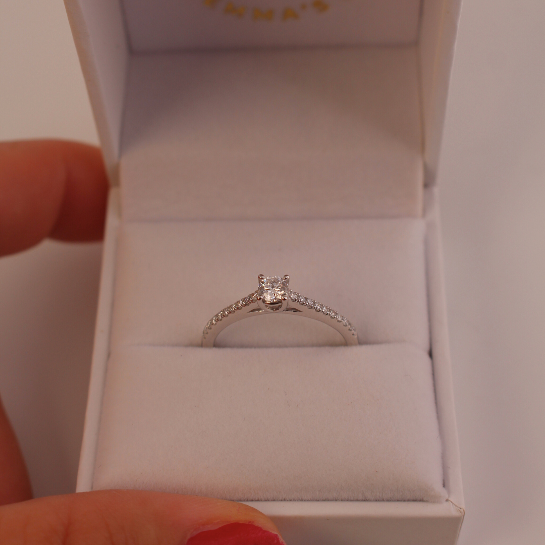Anillo corona de diamantes