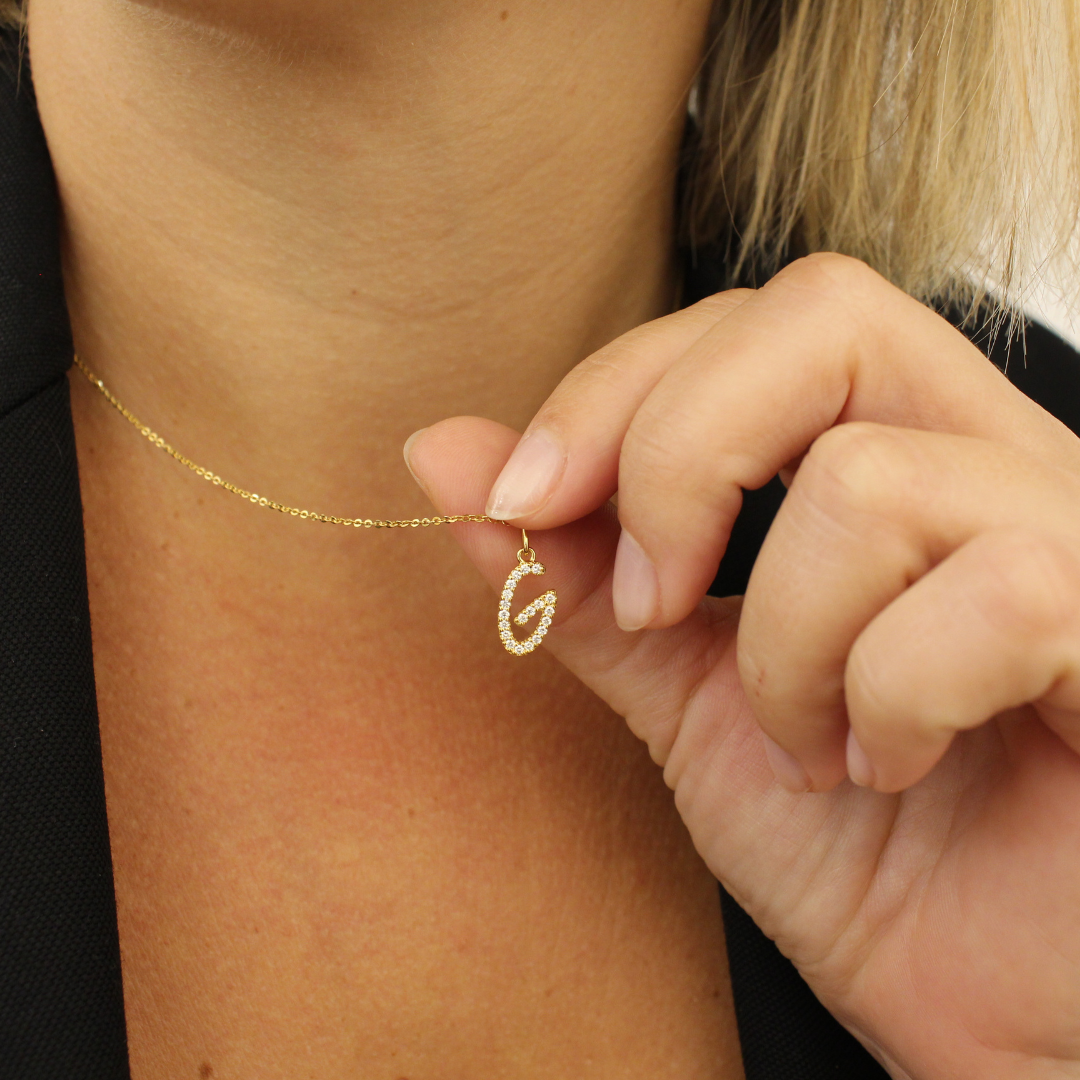 Collar Inicial oro amarillo y diamantes
