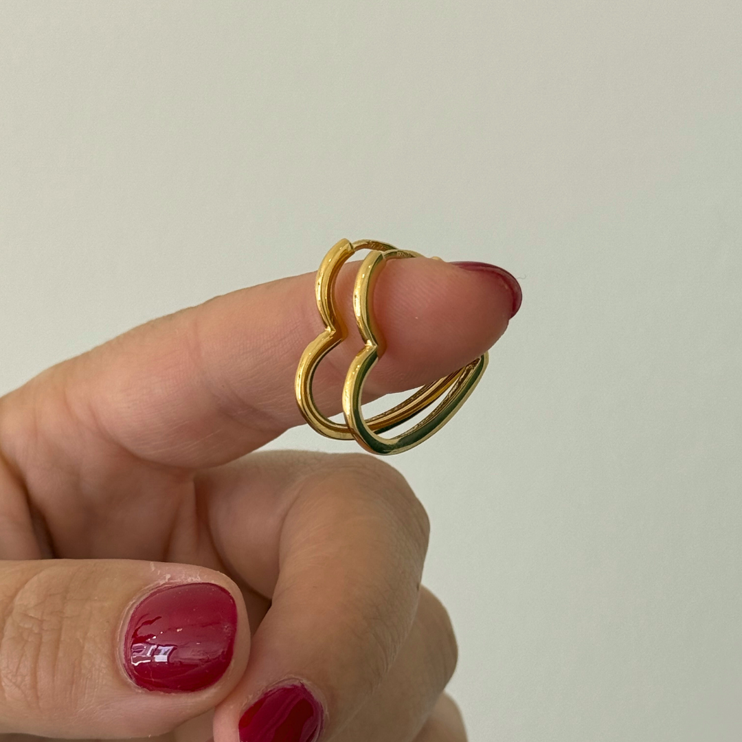 Aros de corazon dorado