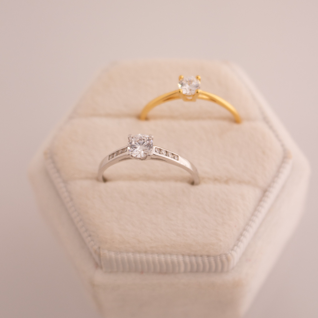 Anillo solitario oro 9K