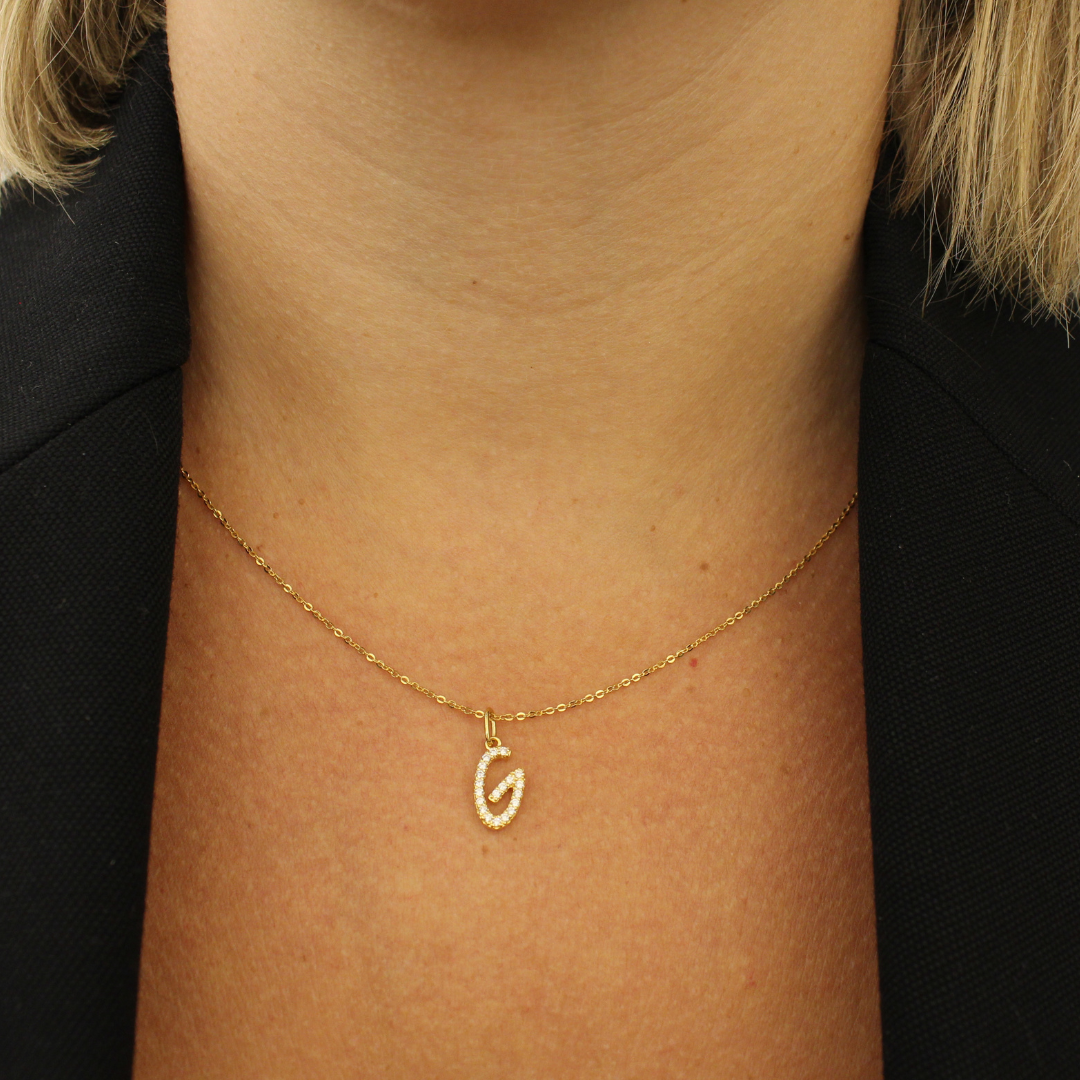 Collar Inicial oro amarillo y diamantes