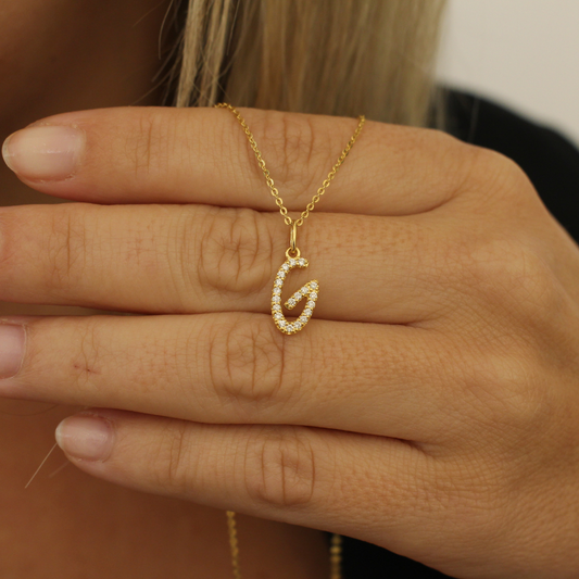 Collar Inicial oro amarillo y diamantes