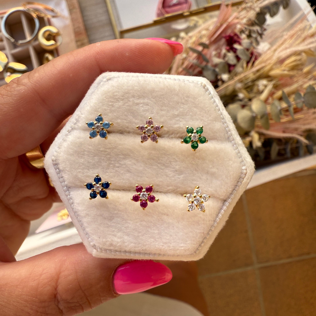 Piercings flor rosca dorado