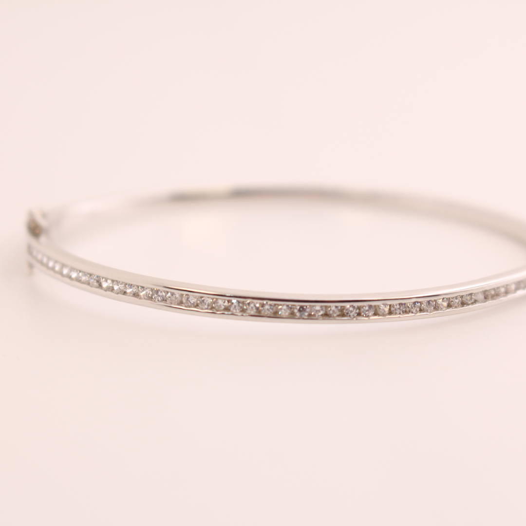 Esclava riviere minimal