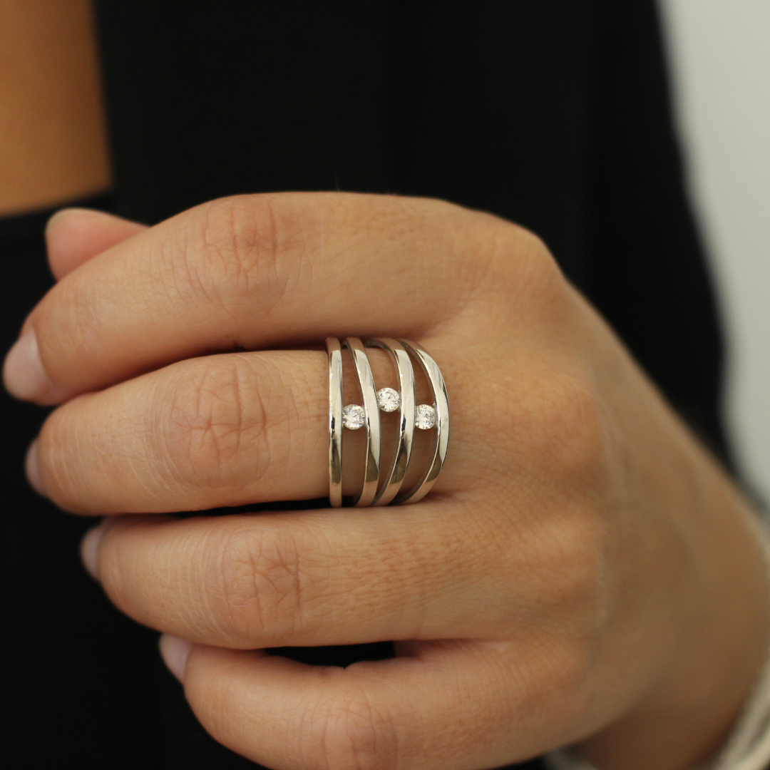 Anillo tres destellos