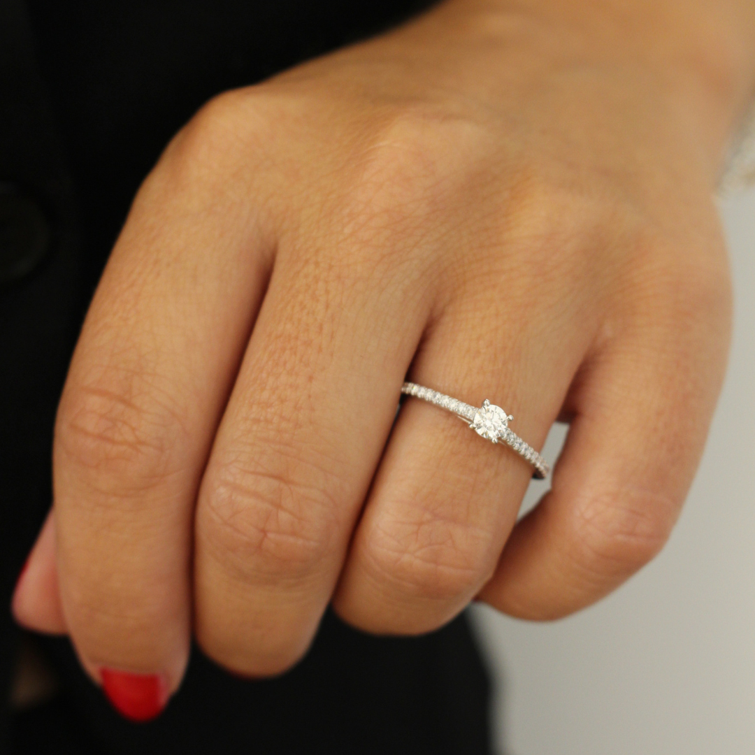 Anillo corona de diamantes