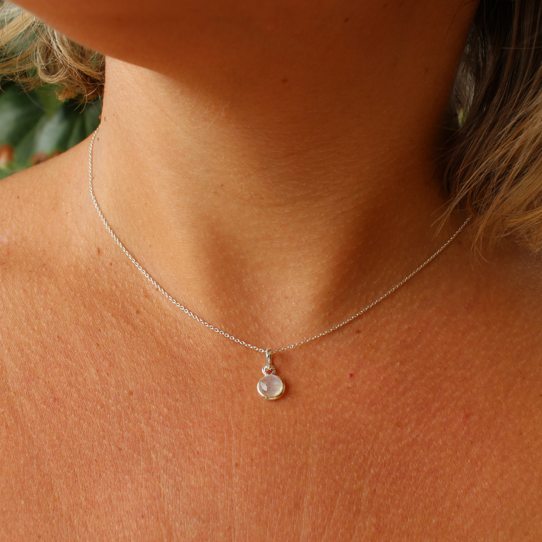 Collar energia femenina mini