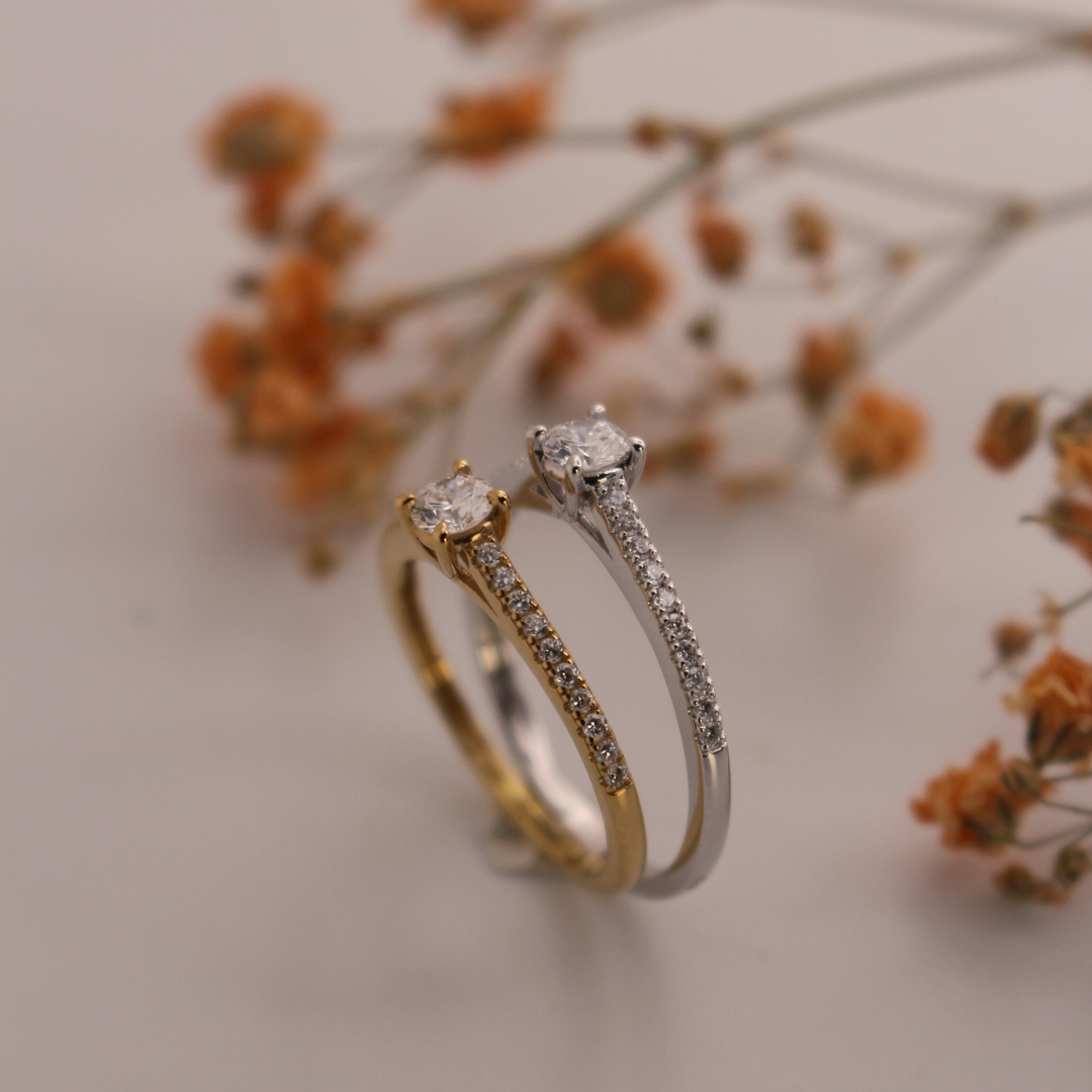 Anillo corona oro amarillo diamantes