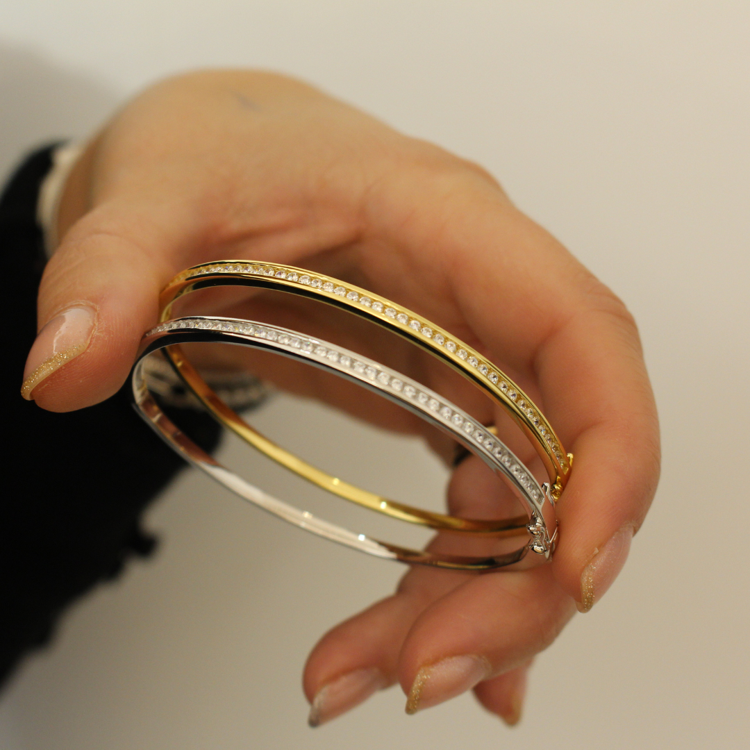 Esclava riviere minimal