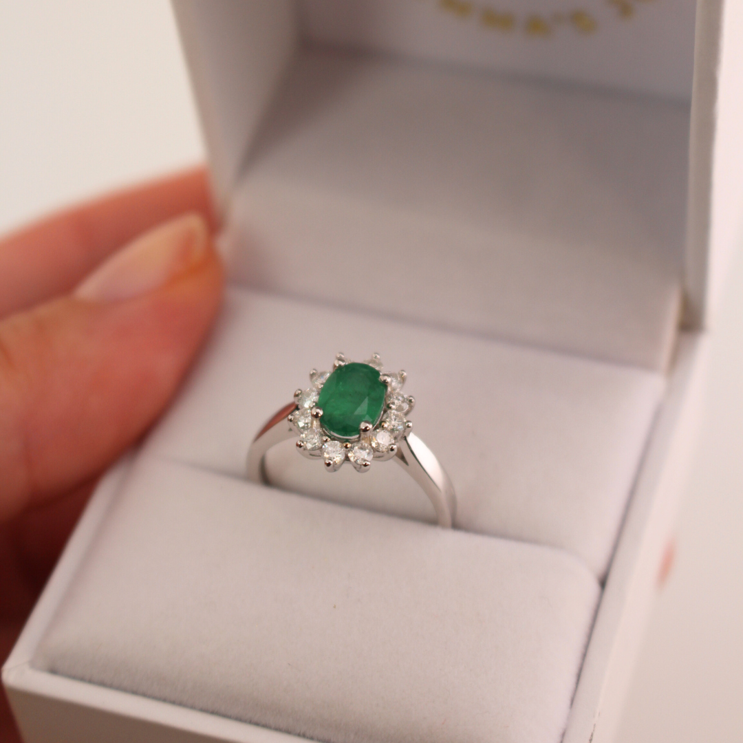 Anillo rosetón esmeralda