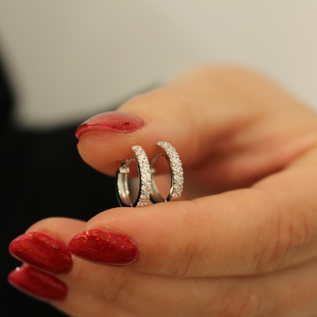 Aritos minimal oro blanco