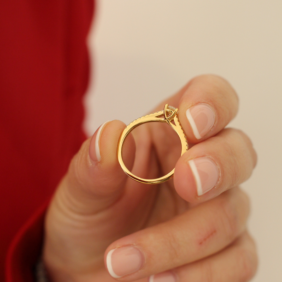 Anillo corona oro amarillo diamantes