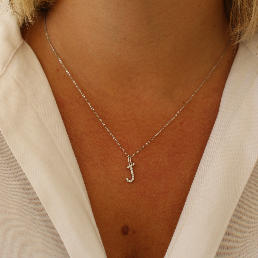 Collar Inicial oro blanco y diamantes