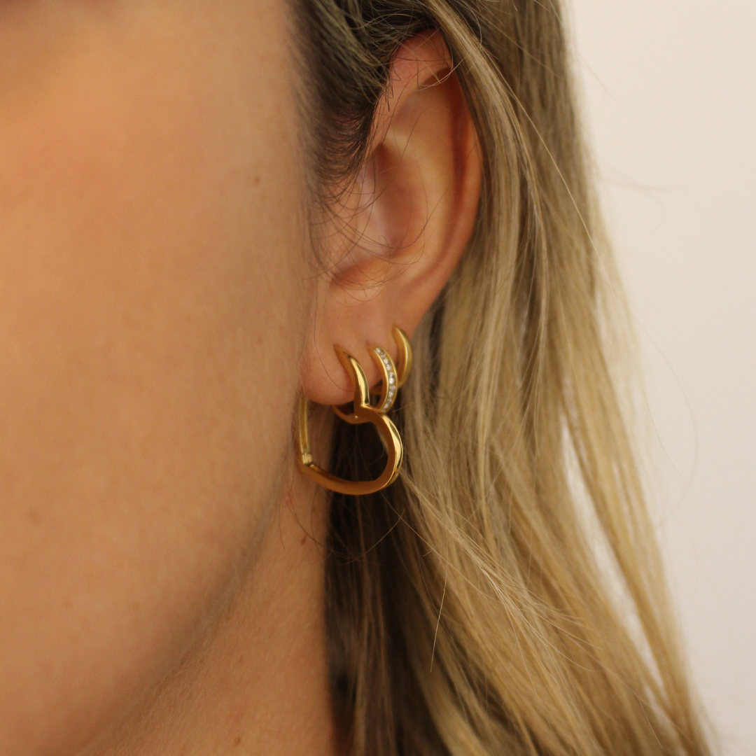 Aros de corazon dorado