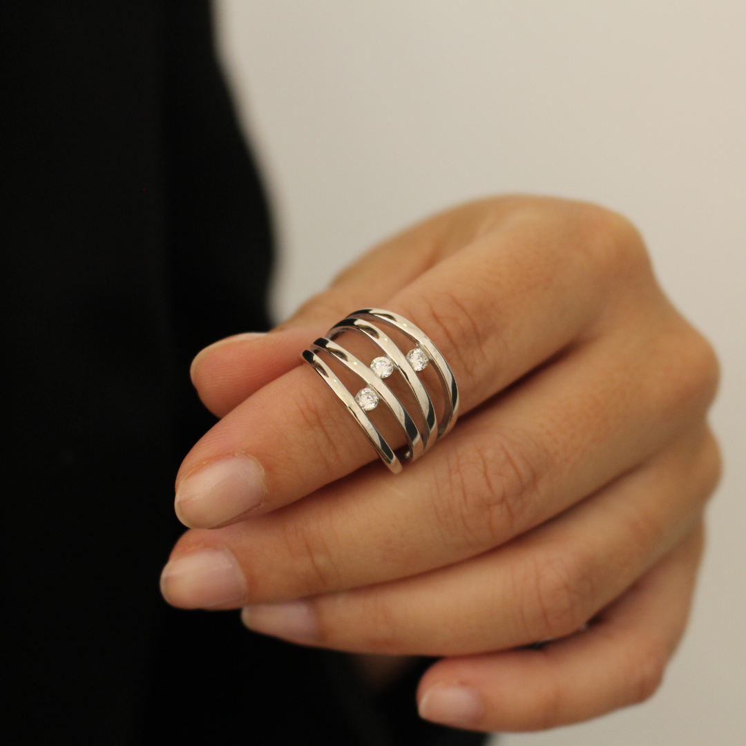 Anillo tres destellos