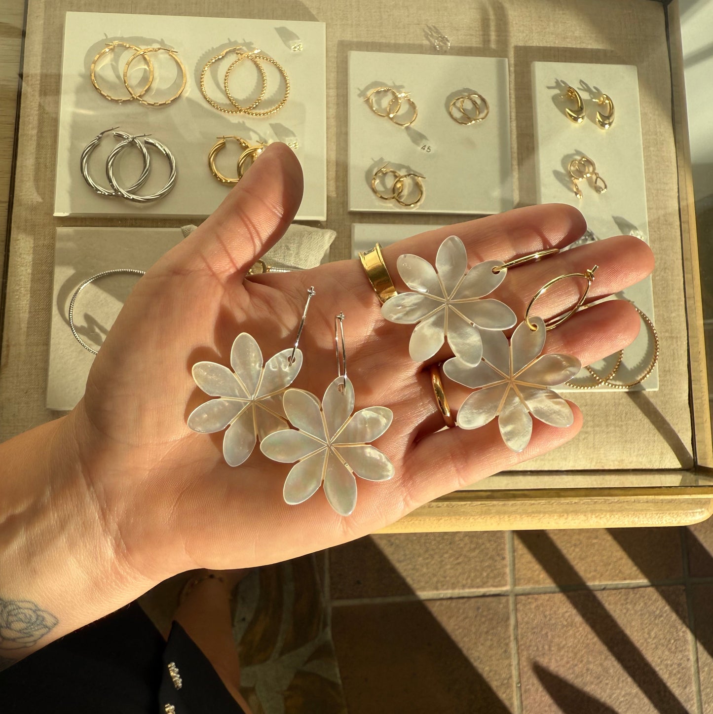 Aros flor de nacar