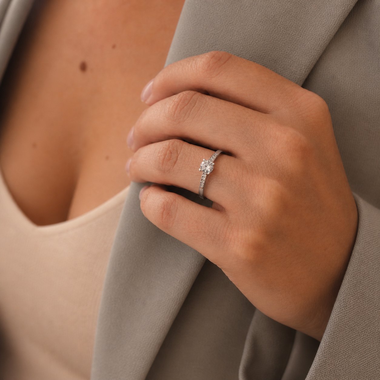 Anillo solitario oro blanco