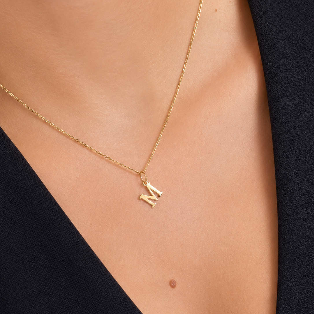 Collar inicial oro