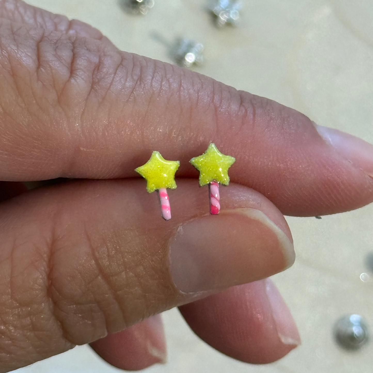 Pendientes niña