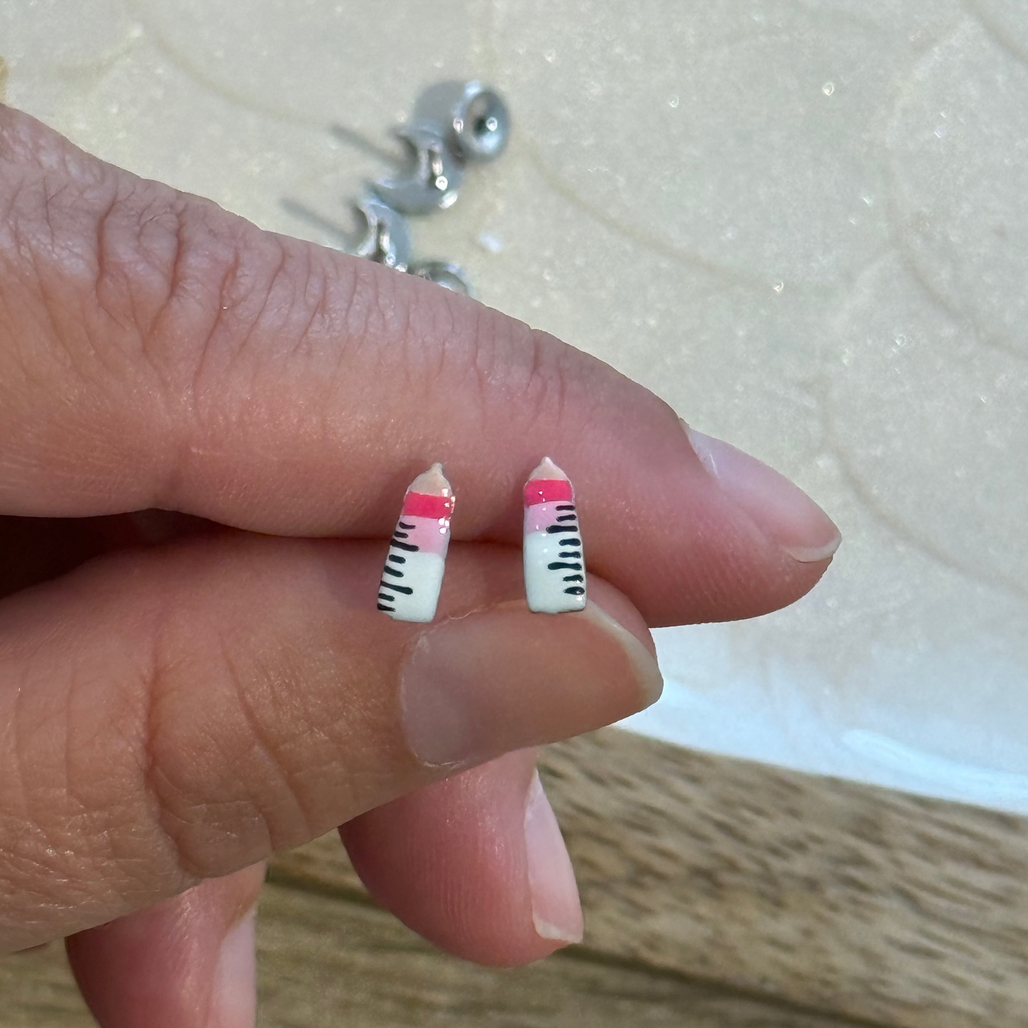 Pendientes niña