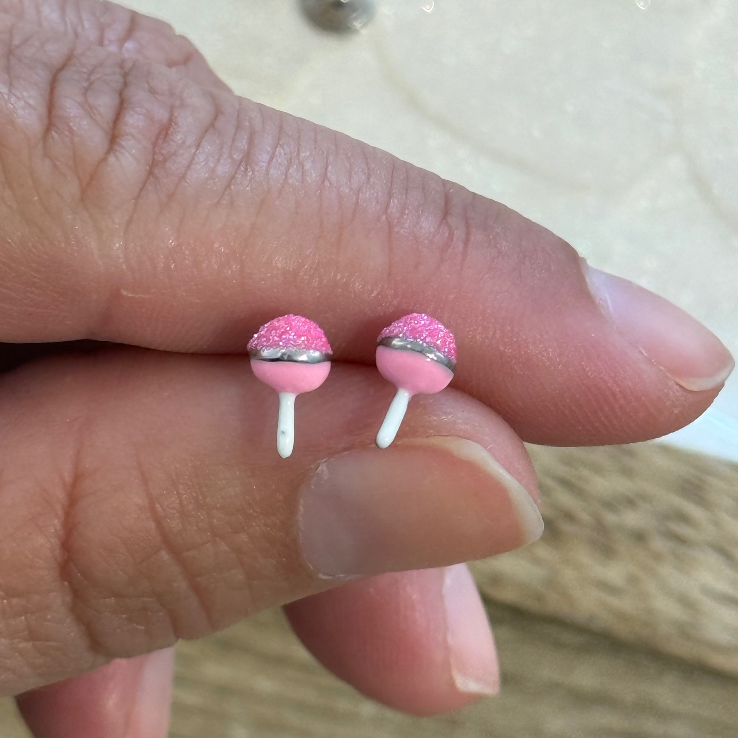 Pendientes niña